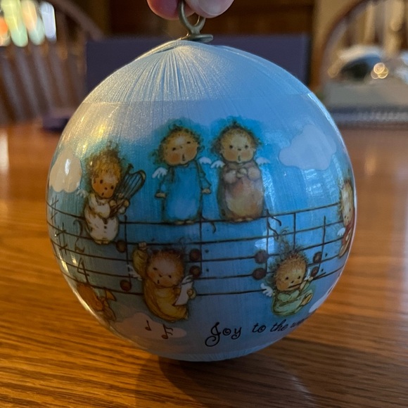 Bundle of 15 vintage Hallmark Keepsake ornaments. - Picture 2 of 11